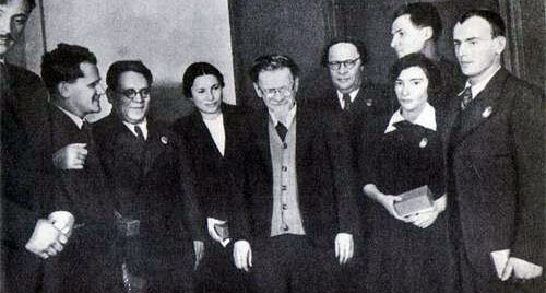 Однажды Барто заявила Маршаку: "Знаете, Самуил Яковлевич, в нашей детской литературе есть Маршак и подмаршачники. Маршаком я быть не могу, а подмаршачником — не желаю."