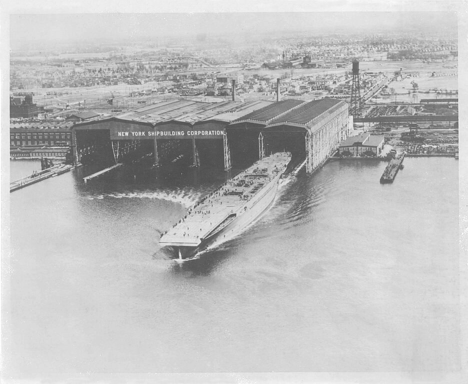 Спуск авианосца «Саратога» на верфи «Ньюпорт-Ньюс Шипбилдинг» (г.Камден, шт.Нью-Джерси), 7 апреля 1925 года