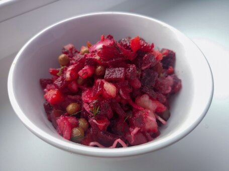 Классический винегрет с солеными огурцами и квашеной капустой