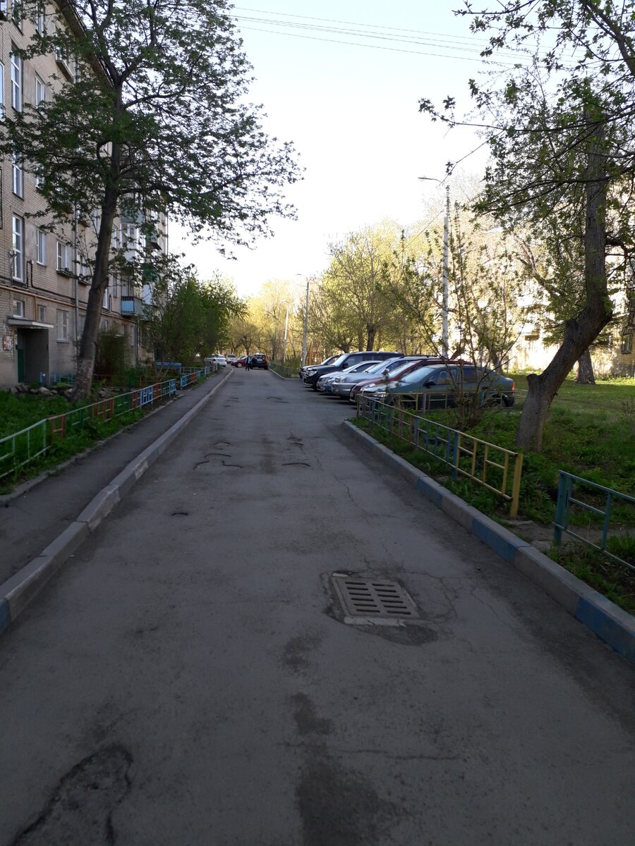 Двор в городе. Фото автора.