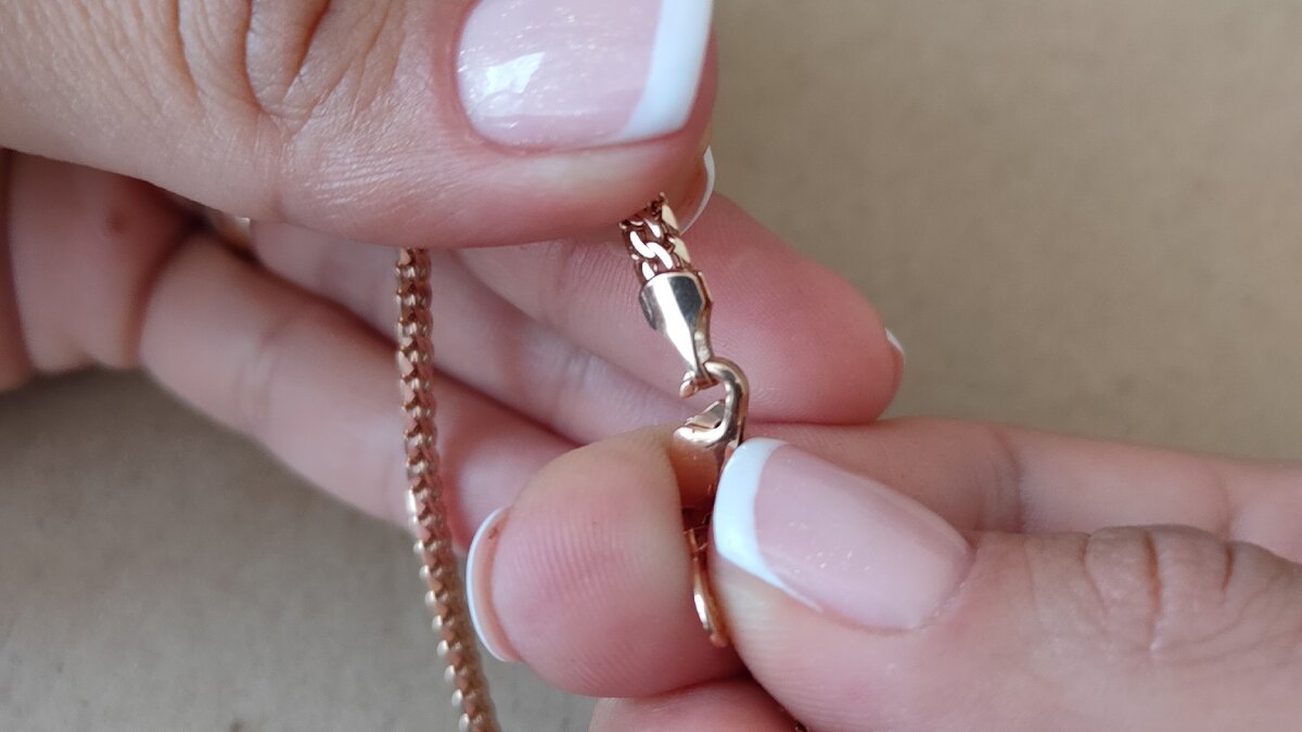 настоящее ли золото в санлайте. почему в санлайт дешевое золото. качество золота в санлайт экспертиза. санлайт золотые кольца с бриллиантами. золотое кольцо зигзаг 585 проба.