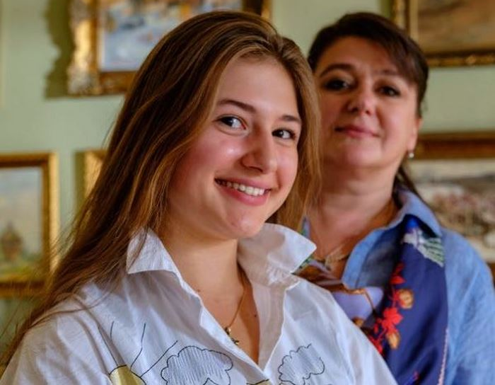 Мама и красавица-дочка