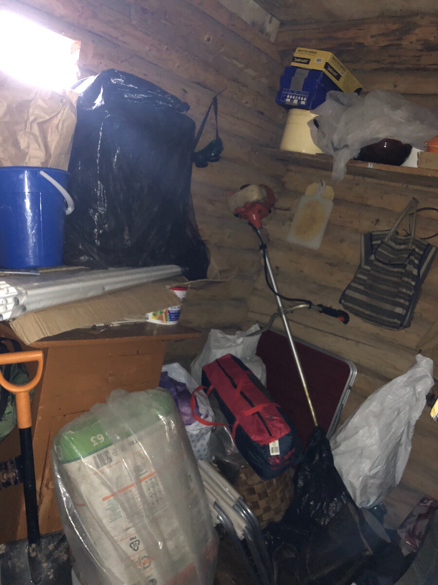 Захламлённый чулан. Листайте галерею