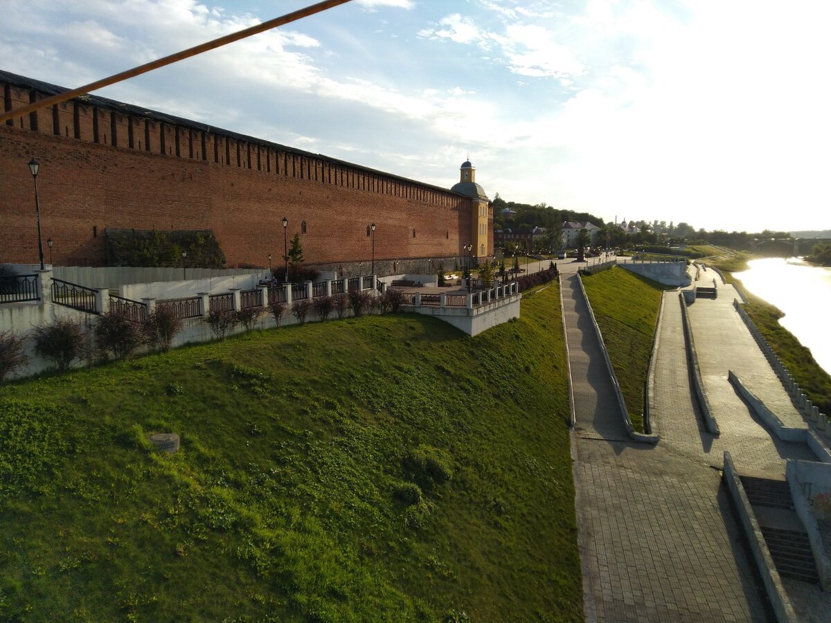 Смоленская крепость на берегу Днепра. Фото автора.