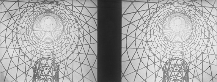 Строительство башни радиостанции имени Коминтерна на Шаболовке в Москве. Подъем пятой секции. Декабрь 1921 года© Фонд «Шуховская башня», личный архив В. Г. Шухова