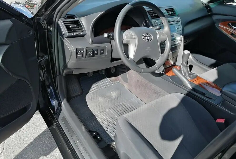 Интерьер базовой версии мало чем отличается от богатых.