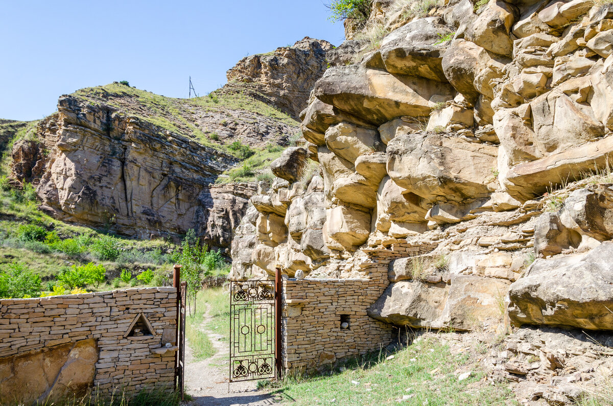 Вход на территорию Датунского храма