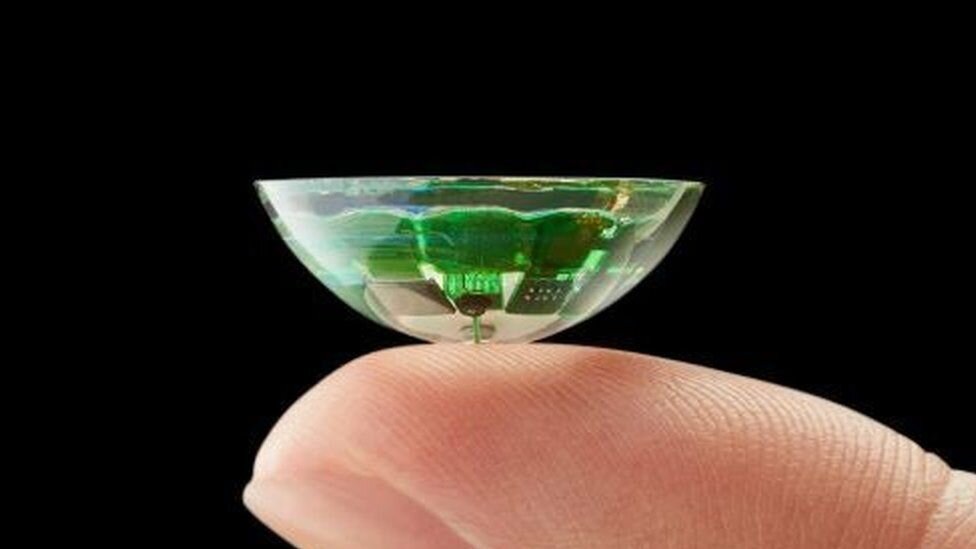 Умные контактные линзы обещают передавать данные прямо в ваше поле зрения