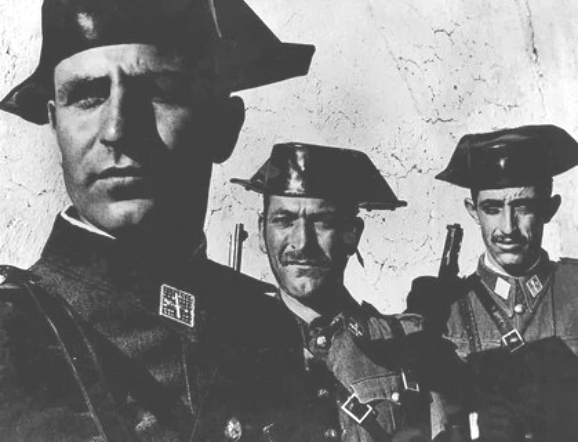 Испанские карабинеры времён диктатора Франко