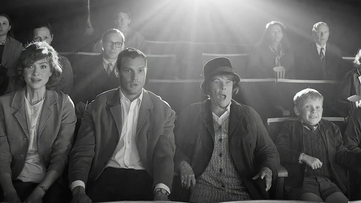 Кадр из фильма «Белфаст», 2021 год, режиссер Кеннет Брана
