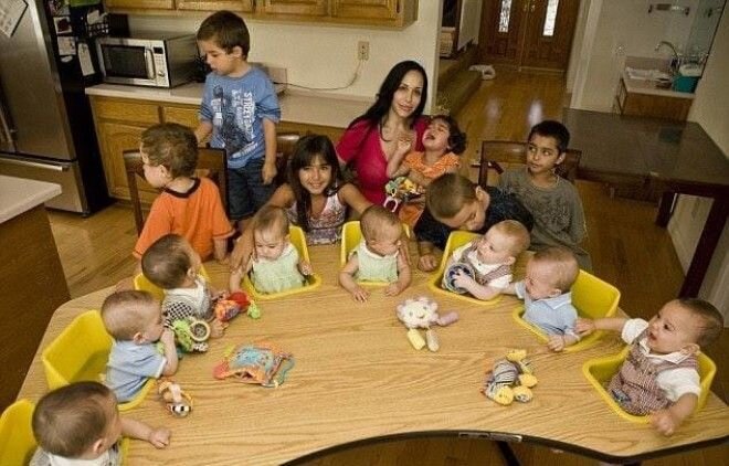 Изображение с сайта https://m.spletnik.ru/blogs/govoryat_chto/144153_kak-zhivet-zhenshcina-kotoraya-v-2009-godu-rodila-vosmernyashek