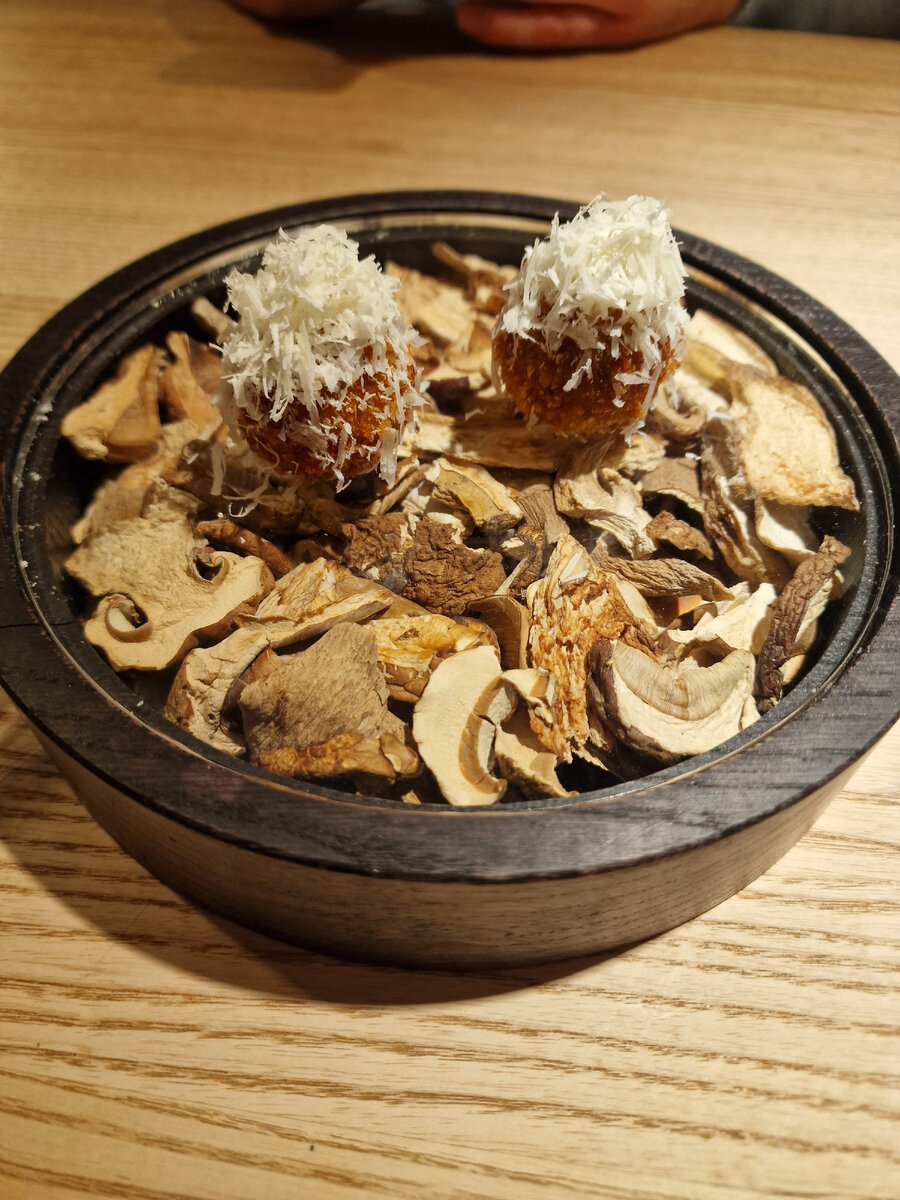 Крокет из лесных грибов с выдержанным пармезаном 0 руб.