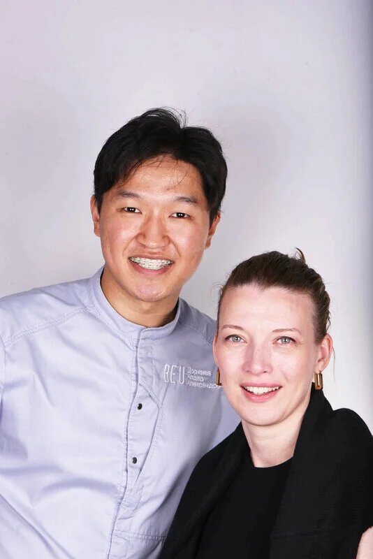 Стоматолог-ортопед Алдар Доржиев и Александра