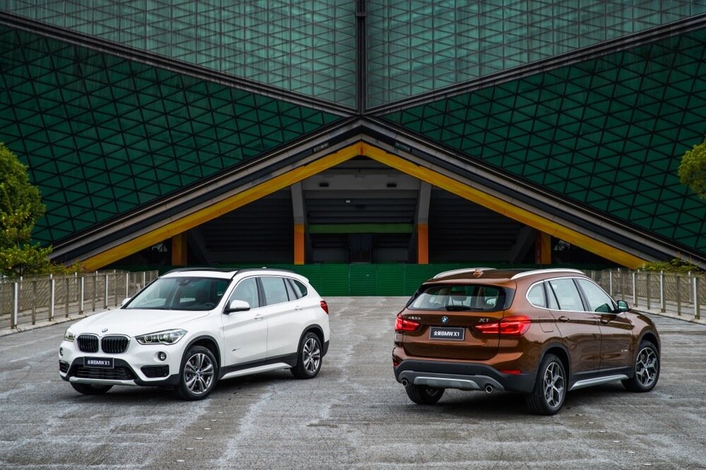   За  наш бюджет можно купить очень хорошо оснащённые BMW X1 и Audi Q3, а  Mercedes-Benz GLA и Infiniti QX30 вообще будут в топовых версиях. Кроме  того, дилеры дают большие скидки и на более крупные X3, Q5 и GLC, так  что с 3 000 000 руб. в кармане можно присмотреться и к ним.  