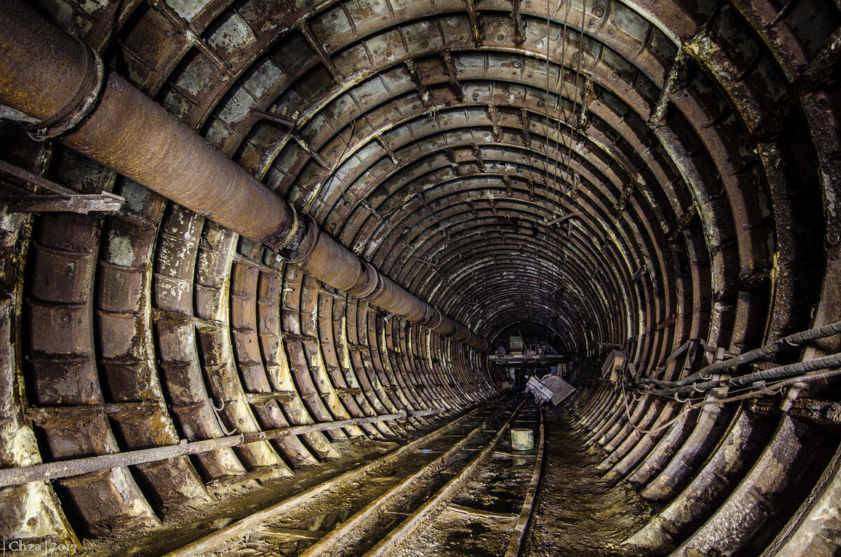 обрушение горных выработок. штольни старые шахты в слюдянке. вывал в шахте. обезопашивание горных выработок. ликвидация горной выработки.