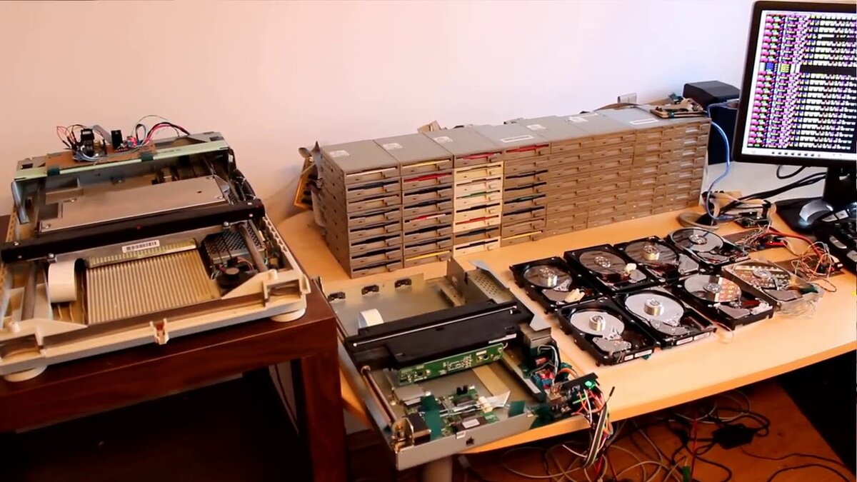 Группа мечты. А главное зарплату платить не надо, и места много не занимают