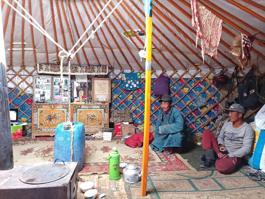 Где живут монголы. Монголия кочевой образ жизни. Жизнь в современной монголии. Нищета в монголии. Где живут монголы.