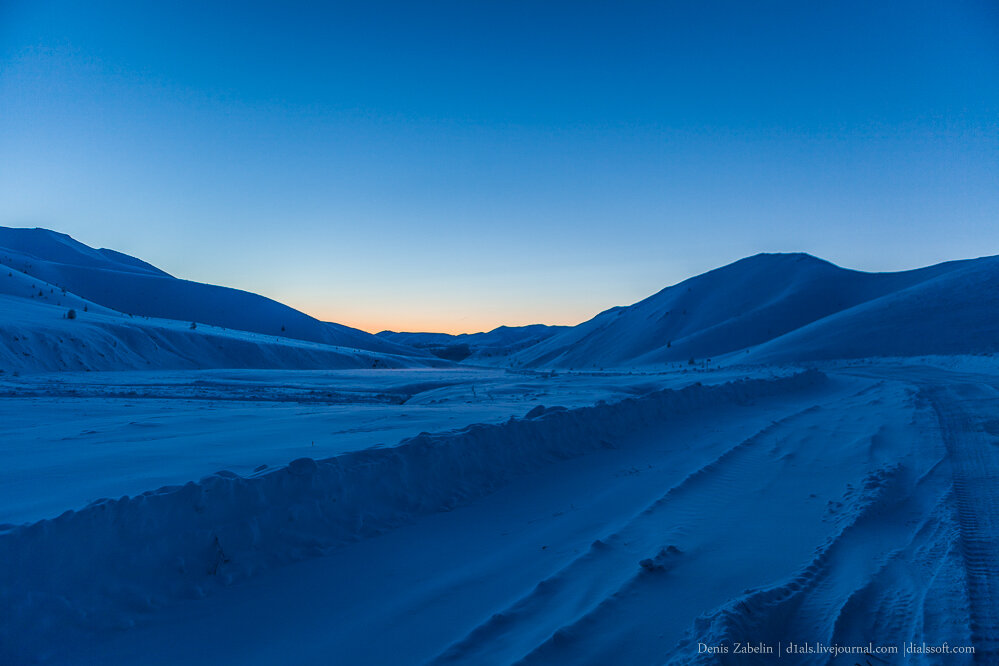 Arctic road. Сасыр Момский район. Дорога в Арктике. Автозимник Арктика. Автозимник Арктика протяженность.