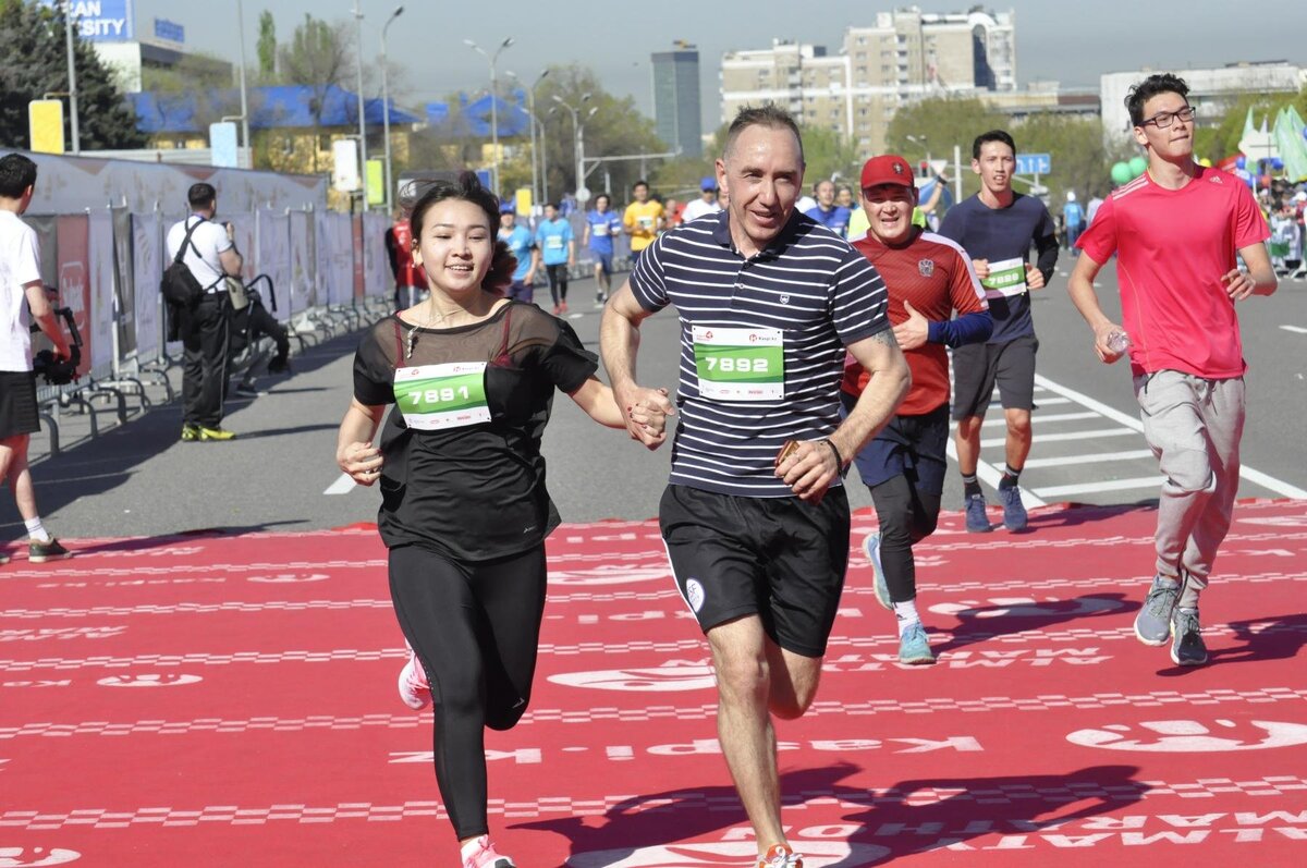 Almaty marathon. Алматы марафон 2023. Алматы марафон фото. «Антисоветский марафон» в Казахстане. Almaty half Marathon.