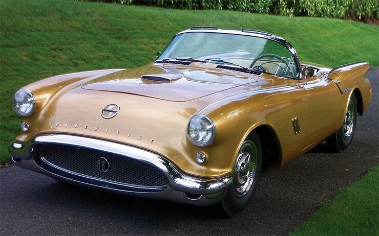 Oldsmobile F-88 — автомобиль, созданный американской компанией Oldsmobile в 1954 году. Его дизайн стал «законодателем моды» для всех американских машин, выпускаемых до 1964. Всего было построено четыре Oldsmobile F-88
