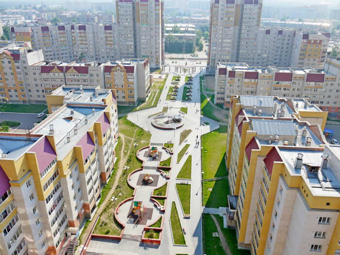 Самый солнечный город

 Согласно наблюдениям, самым солнечным городом России является Чита. Там солнце светит практически круглый год и осадков фактически не бывает. Немного отстает Владивосток (269 солнечных дней) и Краснодар (220 дней).