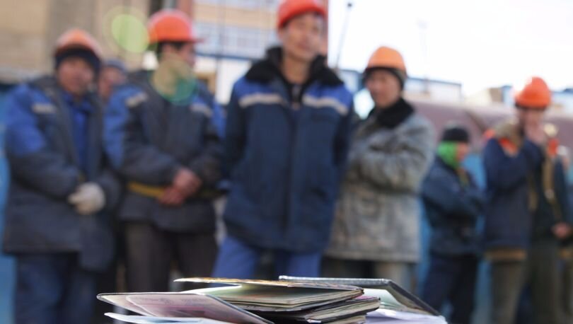 Как поступить в такой ситуации тем специалистам, у которых имеется иностранный диплом, не ясно. Имеющиеся у них дипломы не всегда соответствуют нашим специальностям.