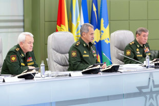 Шойгу сообщил о нарастании гонки вооружений из-за планов США выйти из ДРСМД