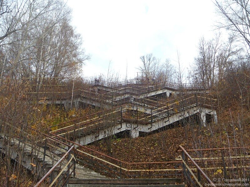 старая лестница, ведущая на бывшую ВДНХ.