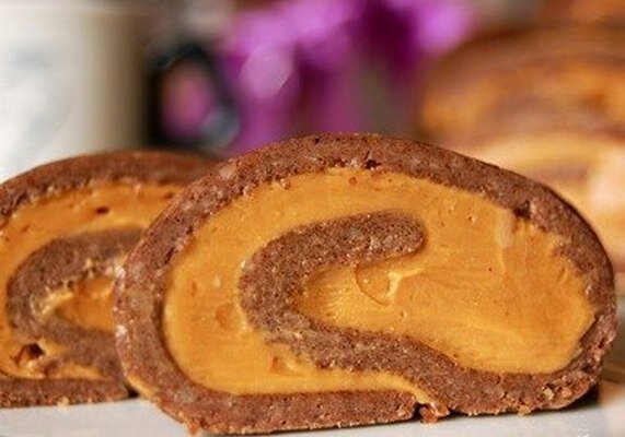 рулет из печенья с нежным кремом