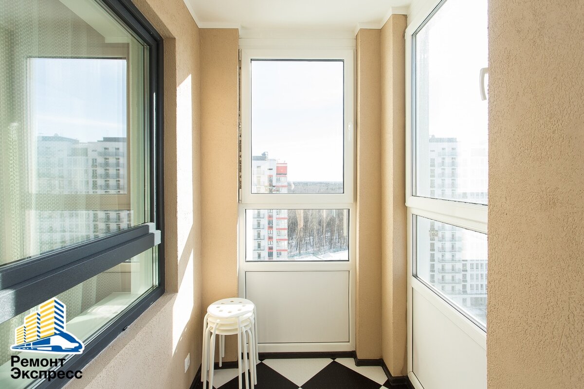 Чтобы пить чай или работать на балконе даже зимой, его нужно утеплить.