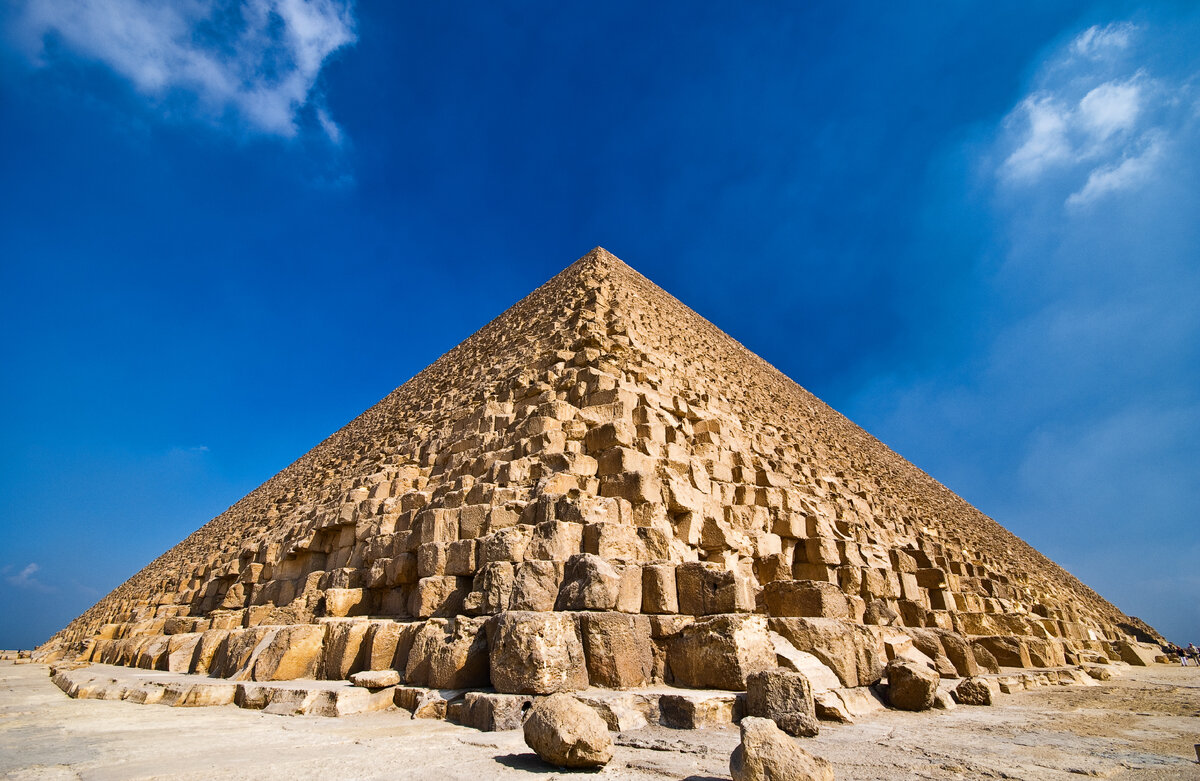 7 Чудес света пирамида Хеопса. Пирамида Хуфу Египет. Пирамида Хеопса (Хуфу). Пирамида Хефрена семь чудес света. Әлемнің жарығы