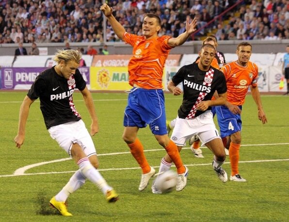 Лига Европы 2010:  "Сибирь" - "ПСВ"   Когда-то сибирь играла в еврокубках... 