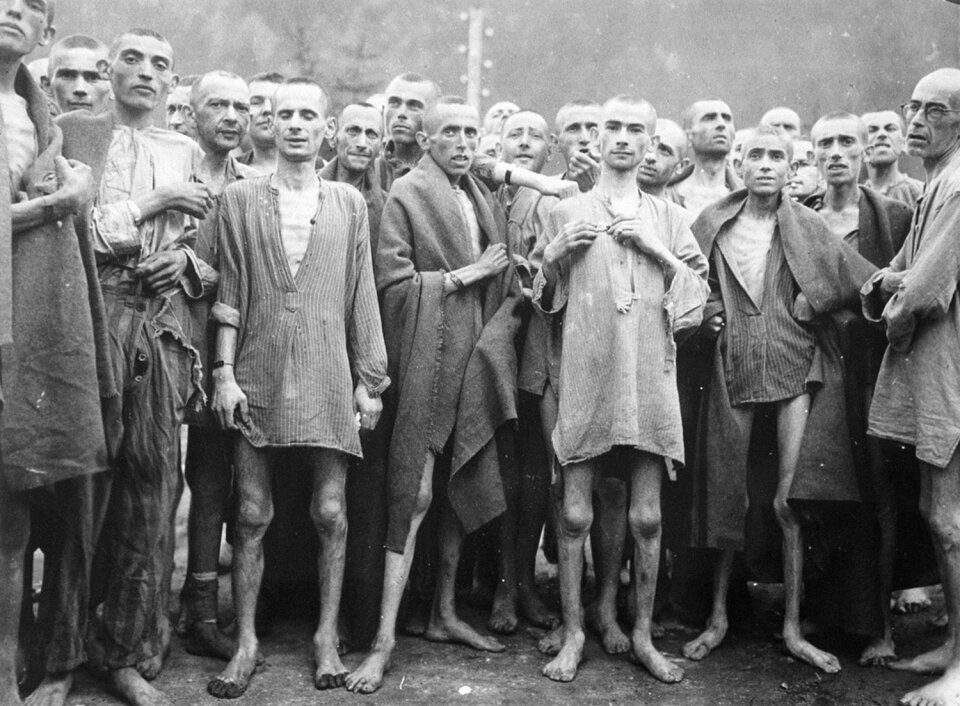  Освенцим, также известный как Освенцим-Биркенау, открылся в 1940 году и был крупнейшим из нацистских концентрационных и смертных лагерей.