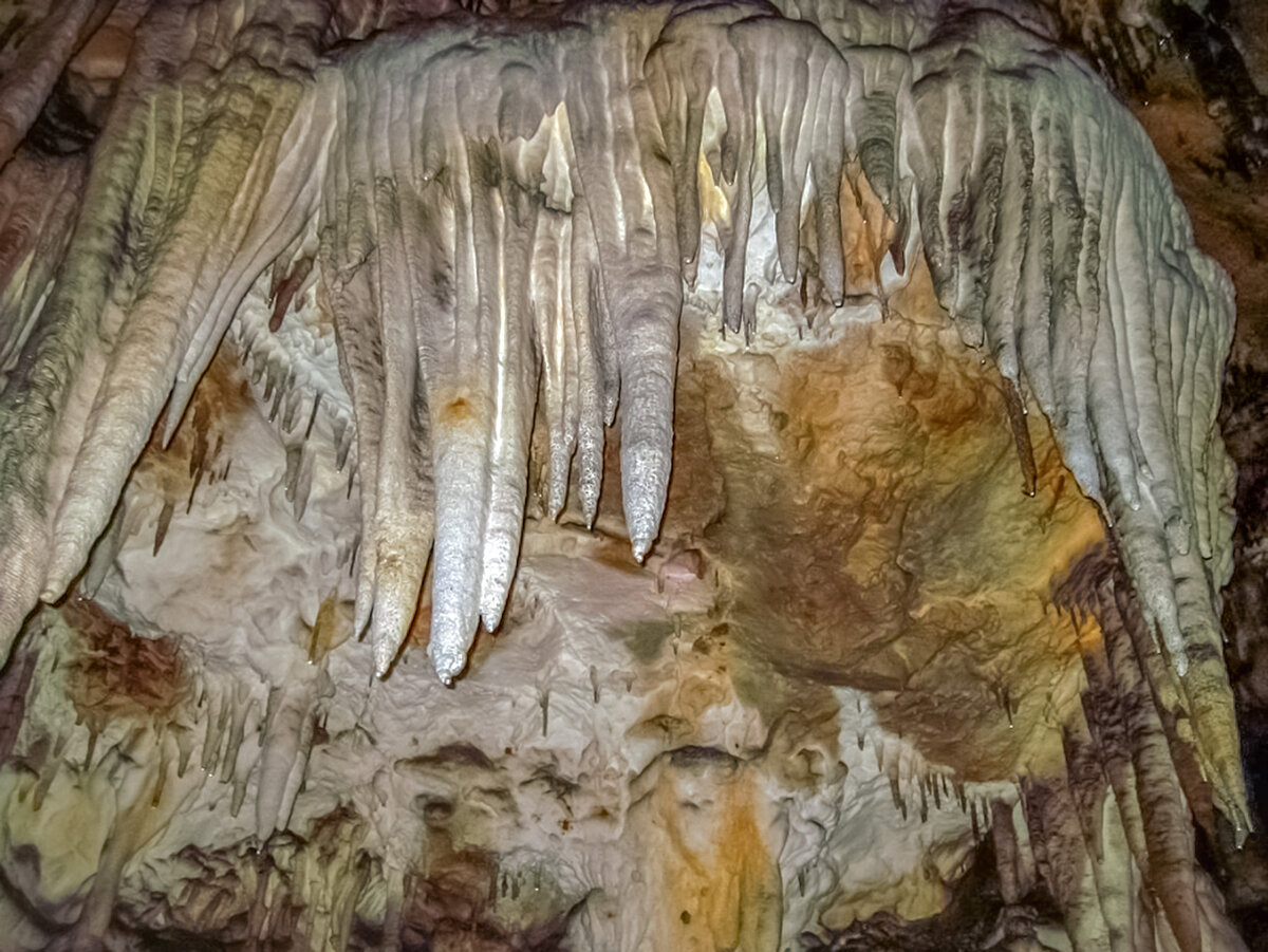 Хаджохская теснина и большая Азишская пещера