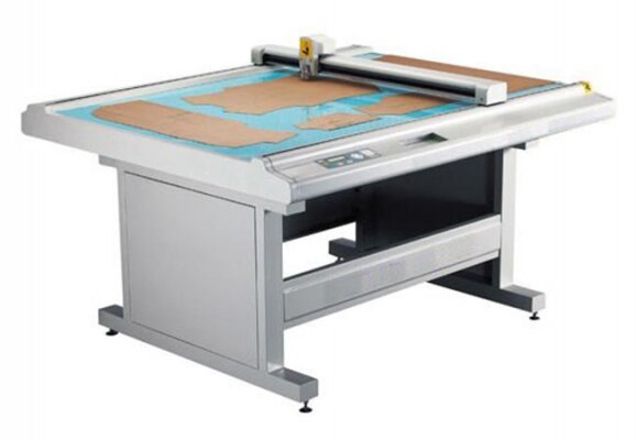 Плоттер, который мы хотели приобрести.