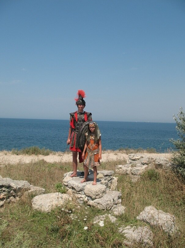 "Римский воин" и "Клеопатра". Херсонес. 