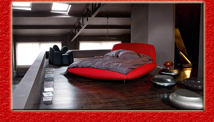 Мужская спальня  с красной кроватью