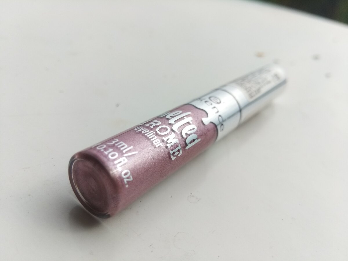 Металлический дизайн в соответствии самой подводке. Стильно. 