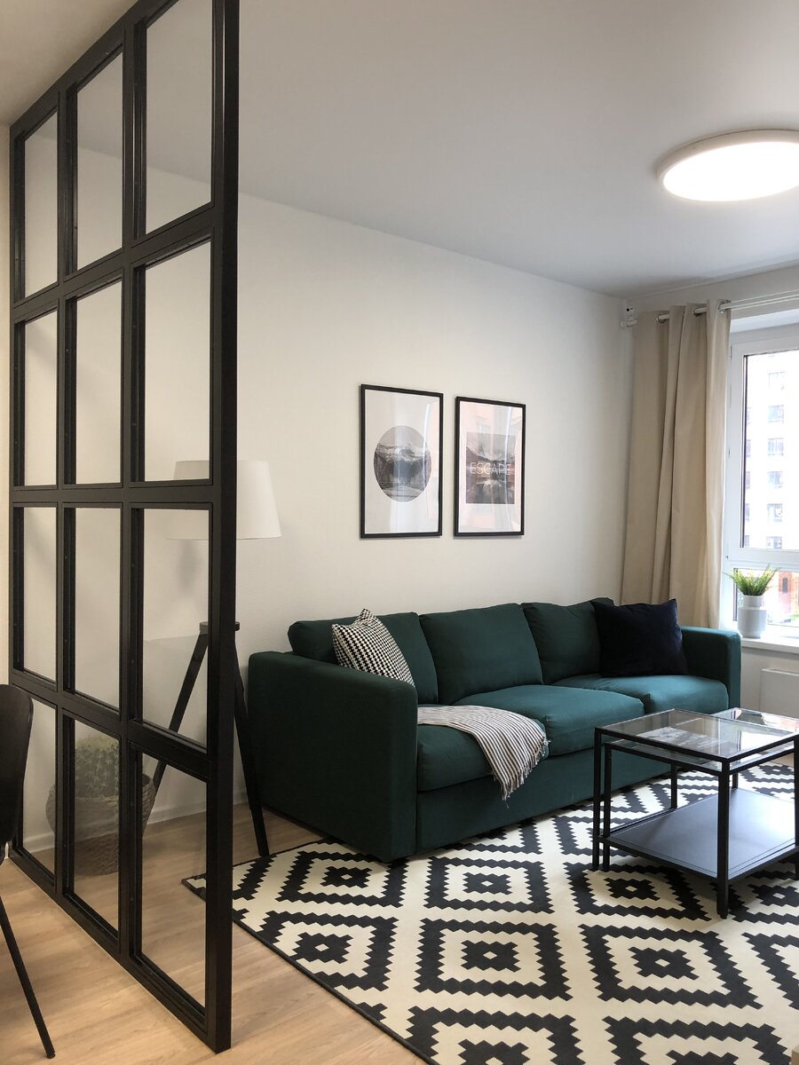 Обещанный диван в гостиной