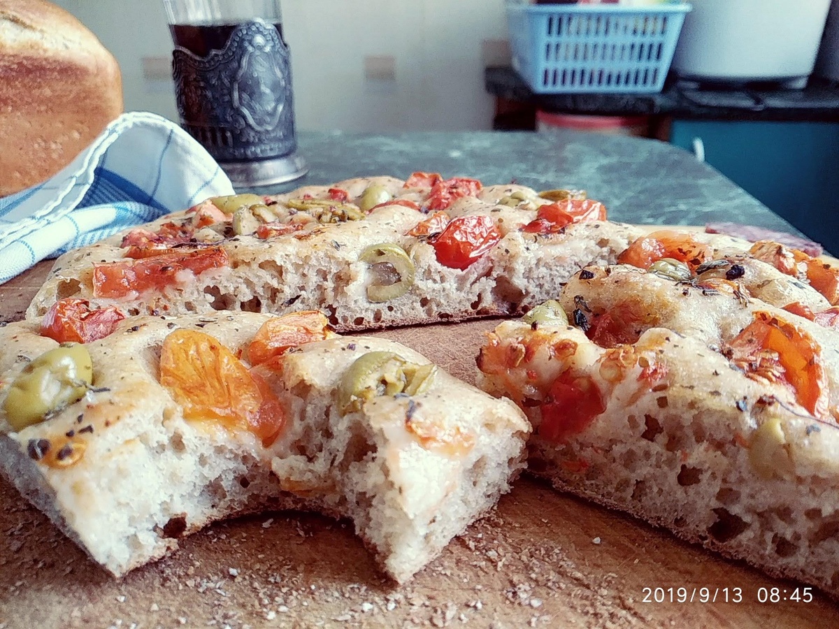 Личные фотографии.