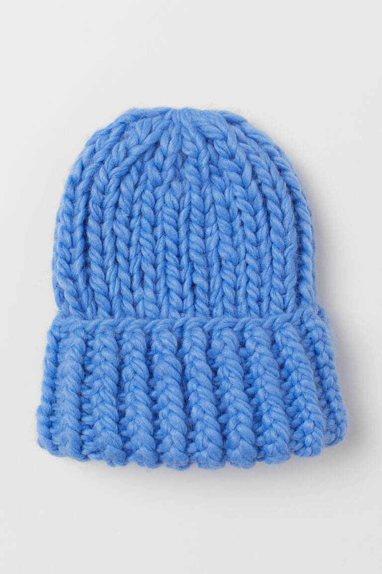 Шапка крупной вязки: 799 руб.