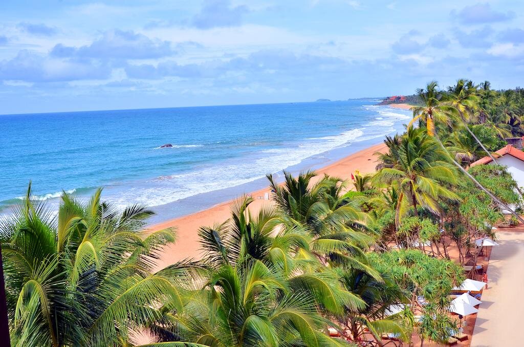   Шри-Ланка – это бескрайний океан, это песок пляжей и шелест пальм, это заросли джунглей и «цейлонские» чайные плантации, руины древних городов и просторы национальных парков.-2
