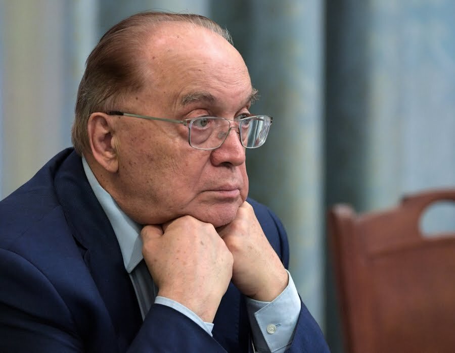 Как считают авторы петиции, в МГУ сложилась «система тотального контроля, поощрения стукaчества и всеобщего подозpeния, которая убивaeт творческую атмосферу для научных исследований».РИА Новости / Михаил Климентьев