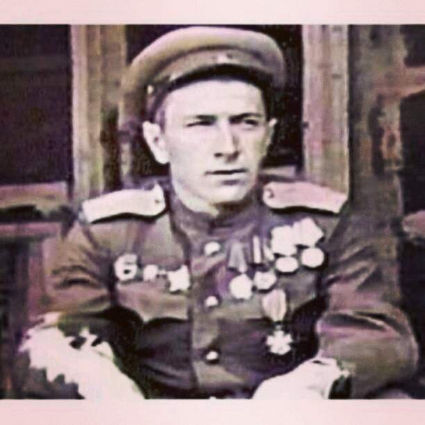 Мовлади висаитов герой советского союза. Висаитов мавлид. Висаитов мавлид. Висаитов мавлид алероевич герой советского союза. Мовлид висаитов.