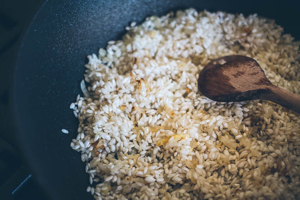 Кстати, Ризотто — это не только блюдо, но и кулинарная технология приготовления риса и других круп (пшеница, ячмень ...)
