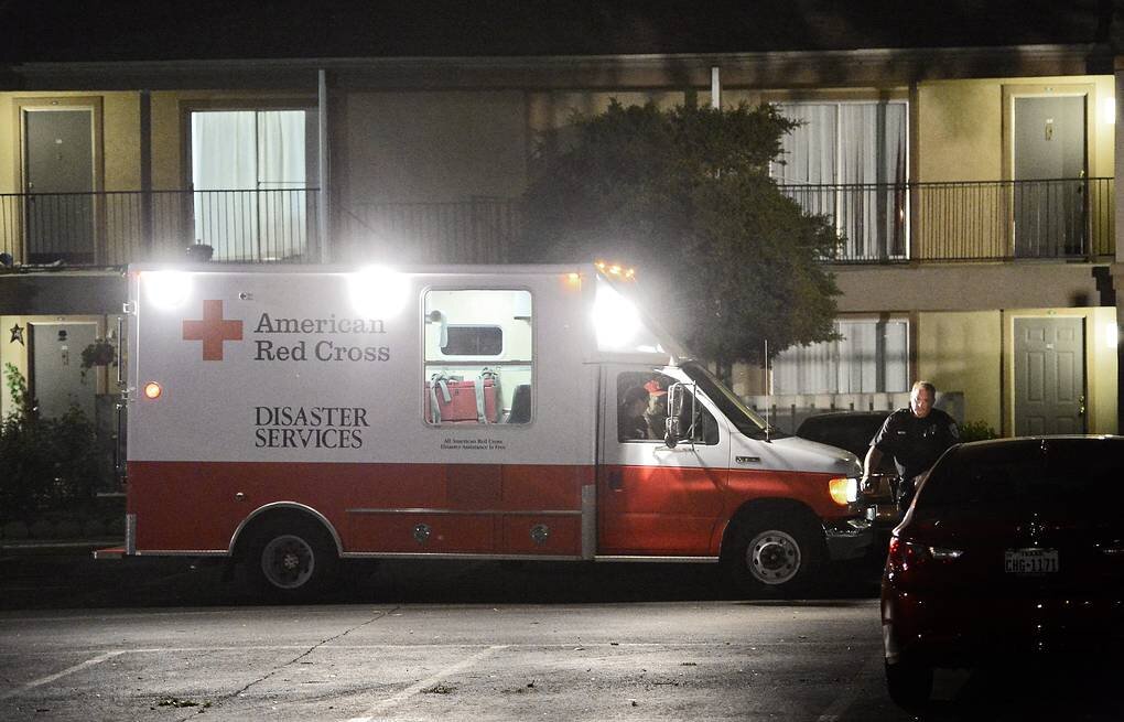 «Это очень нестабильная, быстро меняющаяся ситуация, поскольку мы активно реагируем на эту вспышку», - говорится в заявлении доктора здравоохранения Джеффа Дучина, сотрудника службы общественного здравоохранения округа Сиэтл и Кинг. 