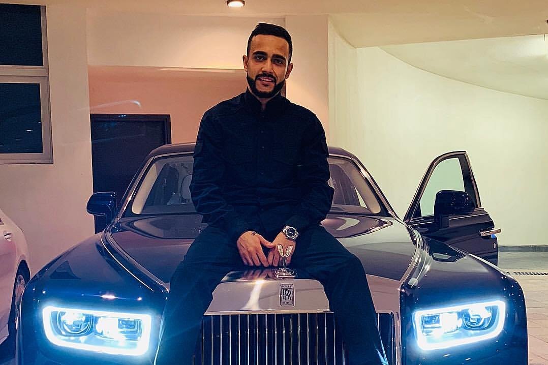 Роллс ройс гусейна гасанова. Гусейн гасанов в дубае. Гусейн гасанов автопарк. Гусейн гасанов феррари. Гусейн гасанов роллс ройс красный.