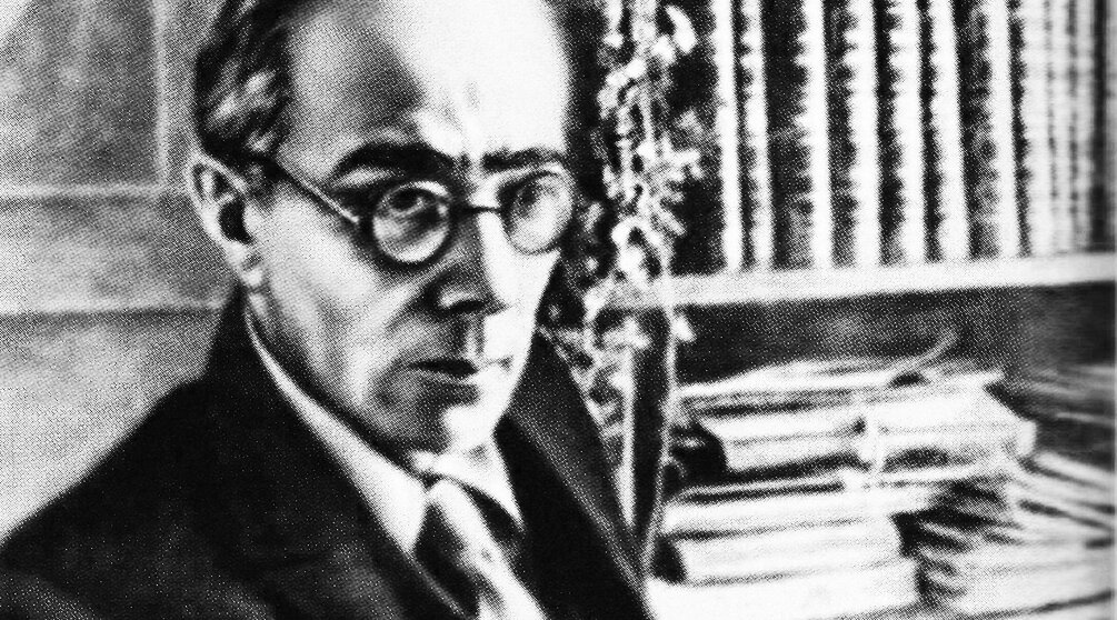 Александр Беляев за работой