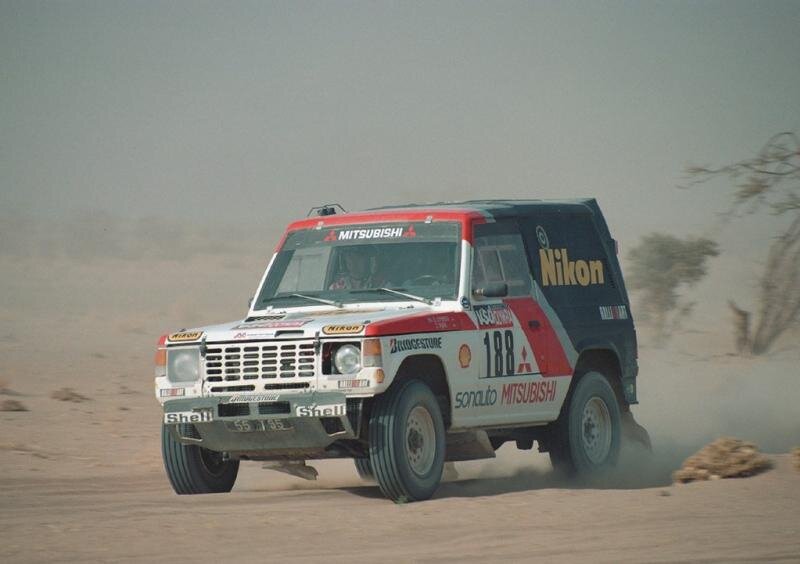 Mitsubishi Pajero - 12-ти кратный чемпион ралли "Дакар"