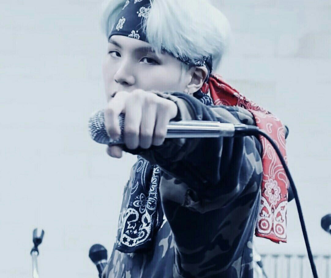шуга корейский рэпер рэперы республики корея. шуга бтс daechwita. Suga savage wallpaper. Bts suga. бтс suga.